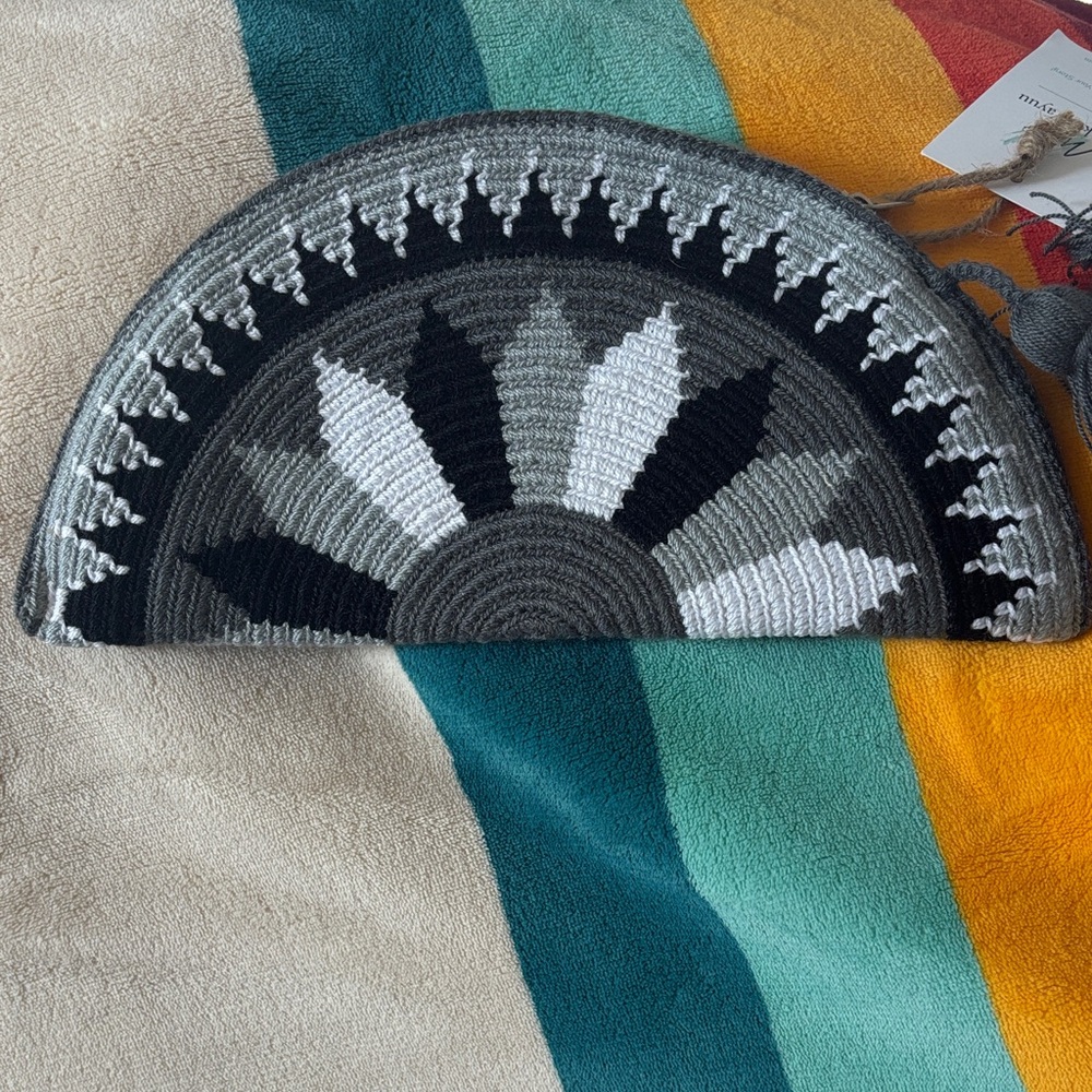 Meraki Woven Clutch